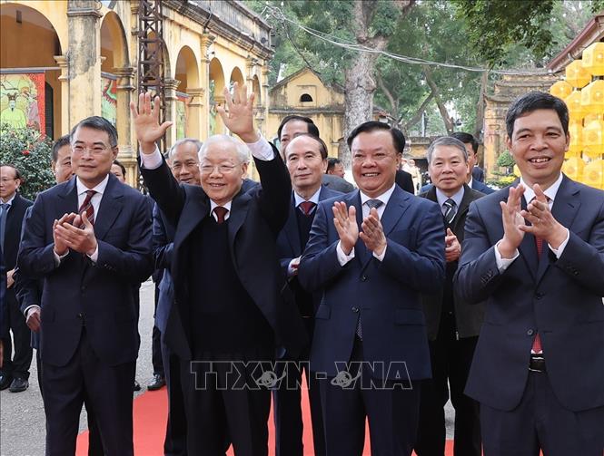 Tổng Bí thư Nguyễn Phú Trọng đến dâng hương tại Khu di tích Hoàng thành Thăng Long-Di sản văn hóa thế giới.